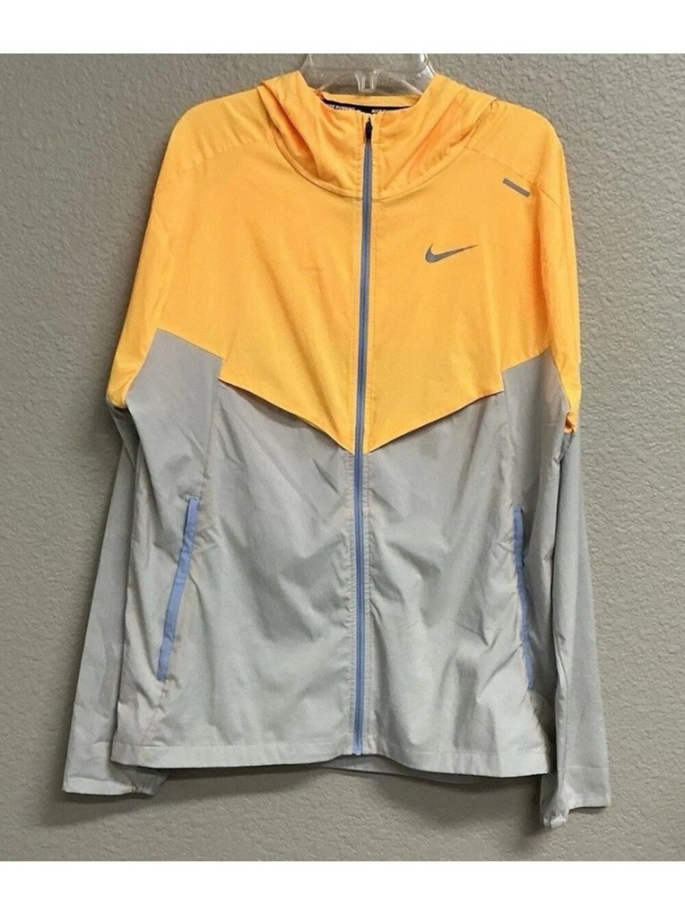 Nike Running Jacket Womens Small Gray Hooded Windbreaker Full Zip Packable